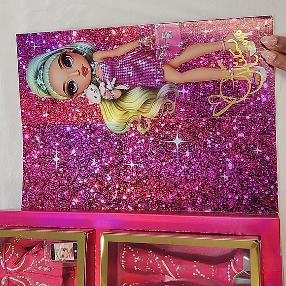 MAG Rainbow High Doll "PARIS HILTON" Fashion Doll Art Box Design Display Case - Picture 6 of 16